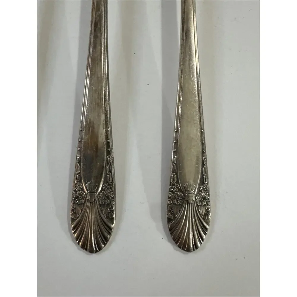 4 Grille Forks Vintage International Crown Radiance Silverplate Flatware (1939)